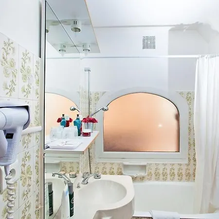Boutique Du Taur 4*